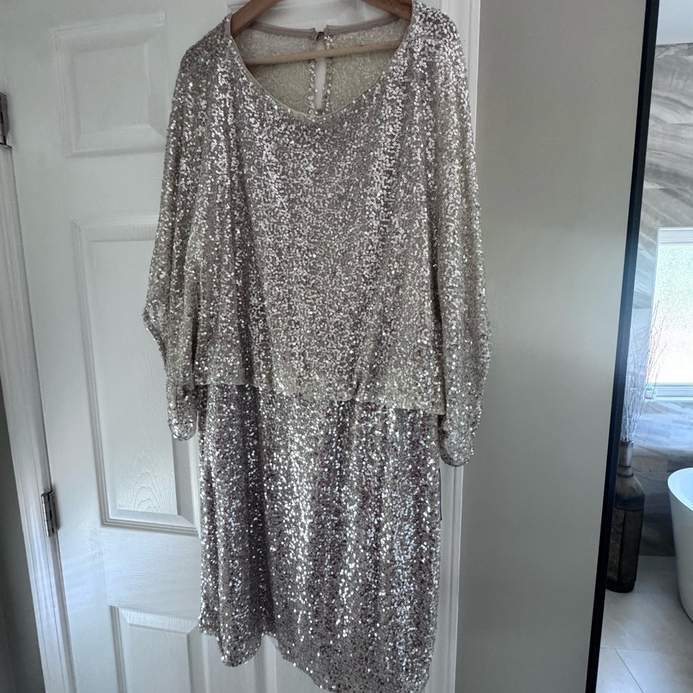 Jessica Howard Champagne Sequin Midi Dress